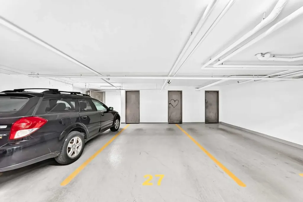 70 Panamount Drive NW Calgary AB T3K 6K6