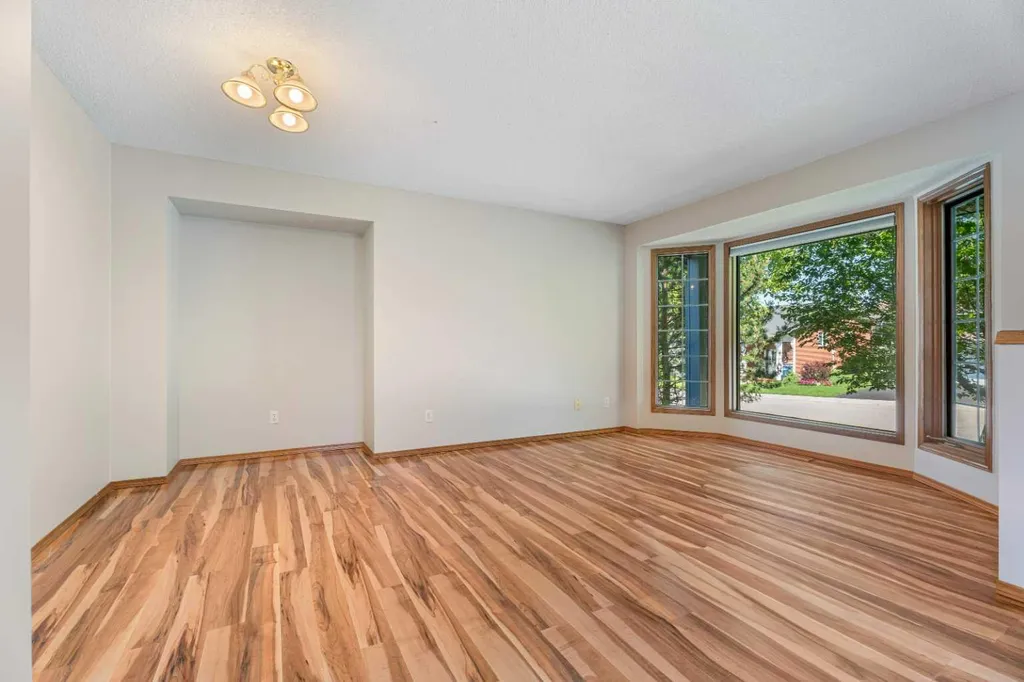 14 Easterbrook Place SE Airdrie AB T4B 2H2
