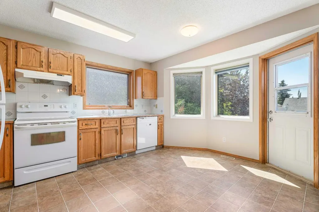 14 Easterbrook Place SE Airdrie AB T4B 2H2
