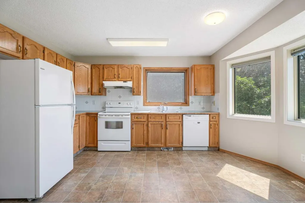 14 Easterbrook Place SE Airdrie AB T4B 2H2