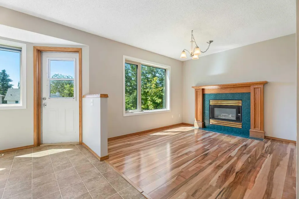 14 Easterbrook Place SE Airdrie AB T4B 2H2