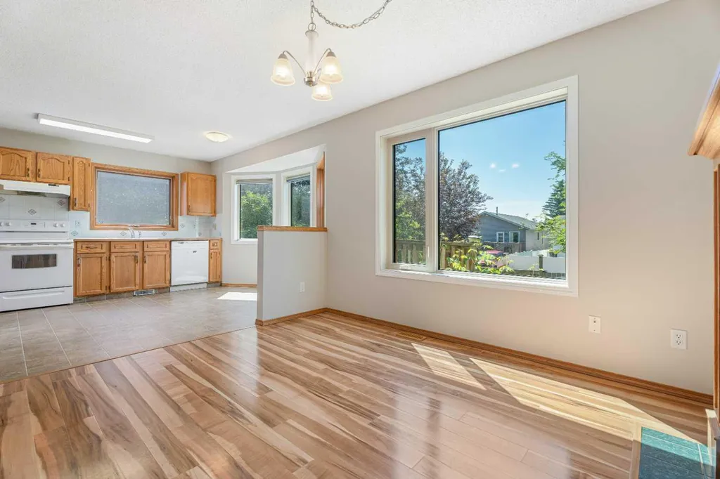14 Easterbrook Place SE Airdrie AB T4B 2H2
