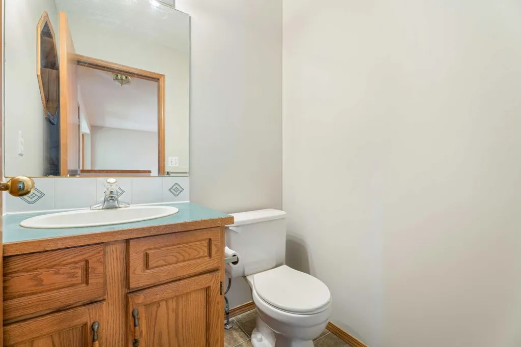 14 Easterbrook Place SE Airdrie AB T4B 2H2