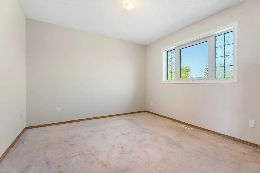 14 Easterbrook Place SE Airdrie AB T4B 2H2