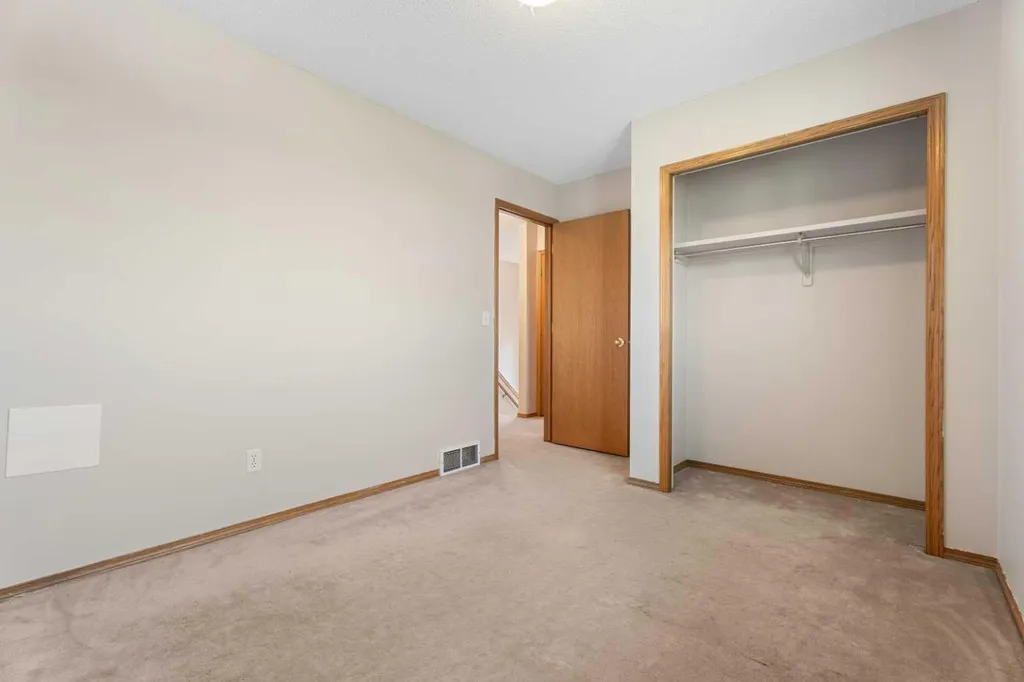 14 Easterbrook Place SE Airdrie AB T4B 2H2