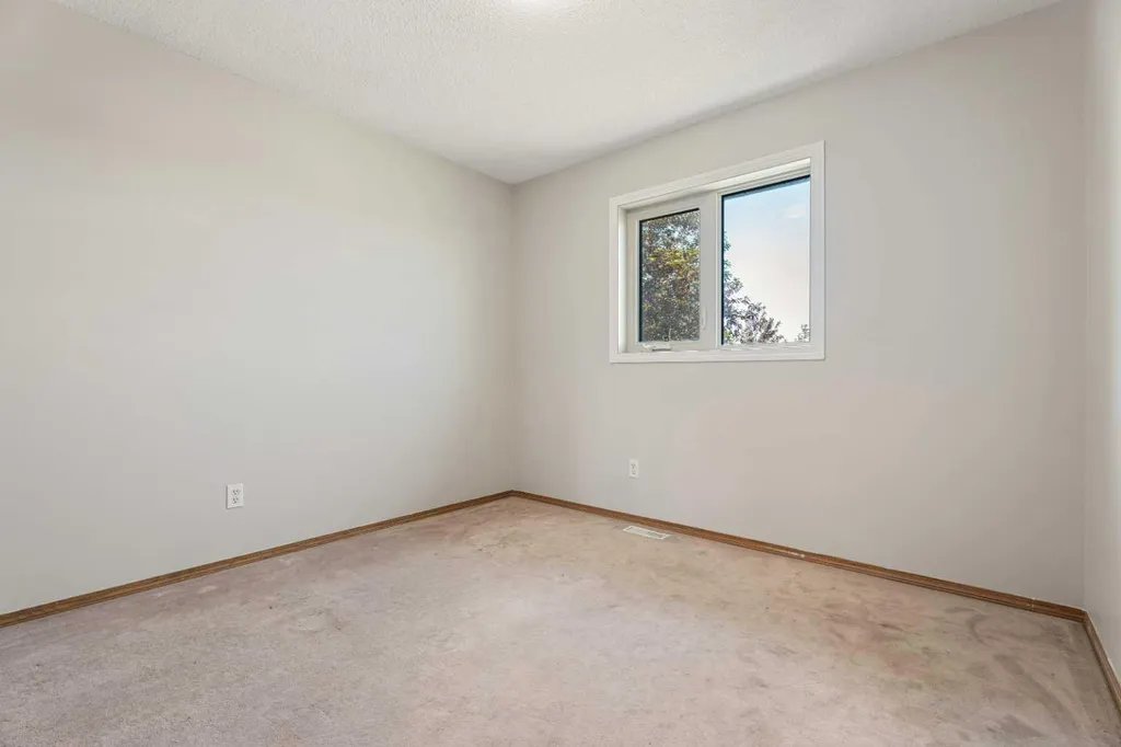 14 Easterbrook Place SE Airdrie AB T4B 2H2