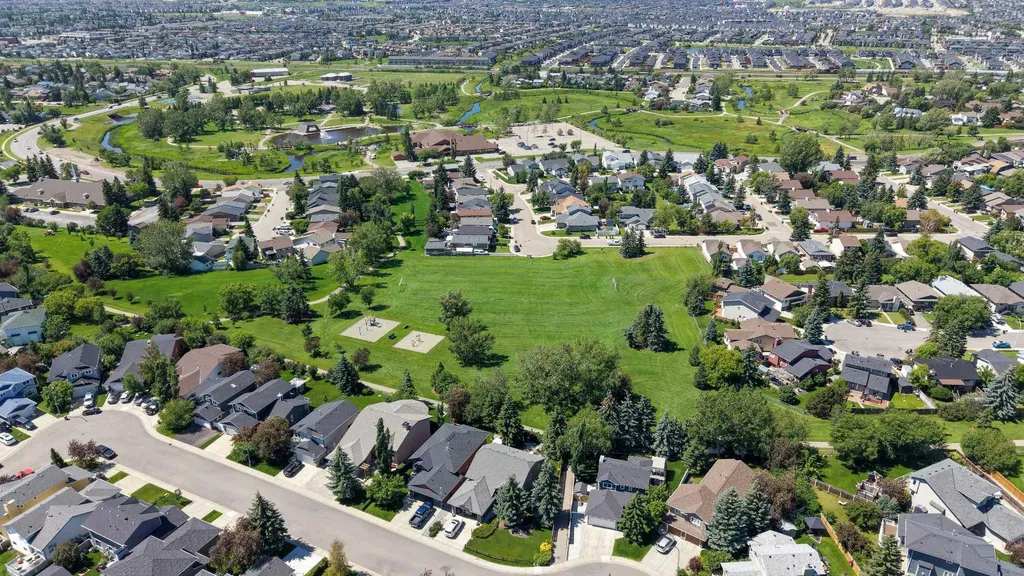 14 Easterbrook Place SE Airdrie AB T4B 2H2
