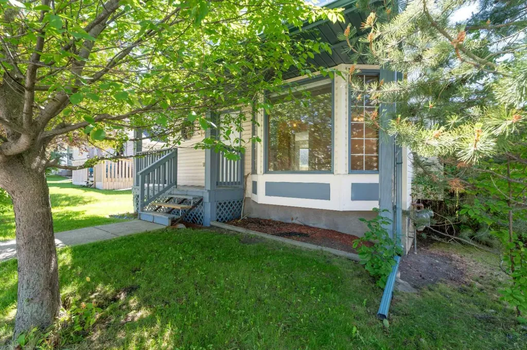 14 Easterbrook Place SE Airdrie AB T4B 2H2