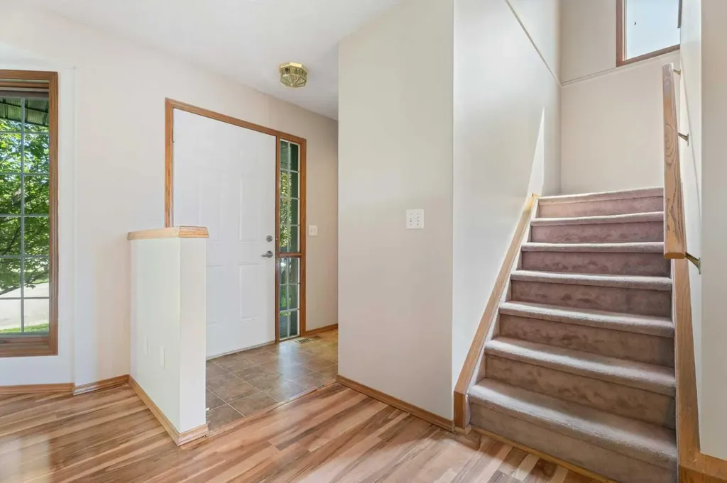 14 Easterbrook Place SE Airdrie AB T4B 2H2