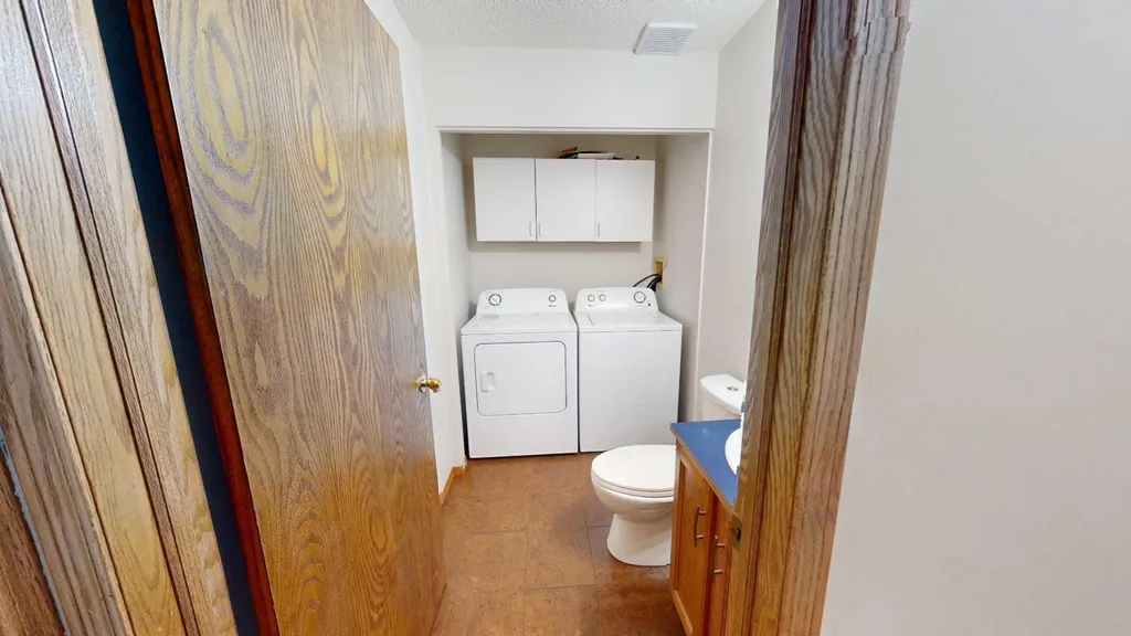 60 Sunmeadows Court SE Calgary AB T2X 3H5