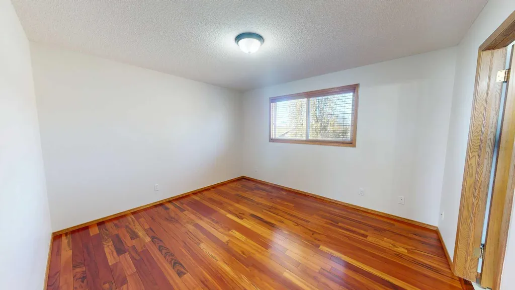 60 Sunmeadows Court SE Calgary AB T2X 3H5
