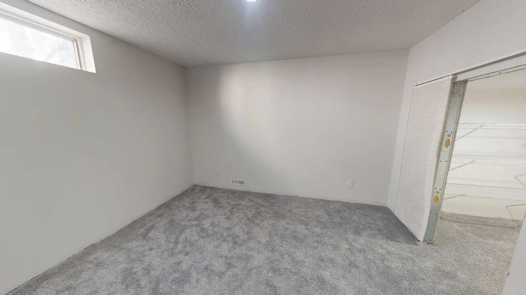 60 Sunmeadows Court SE Calgary AB T2X 3H5