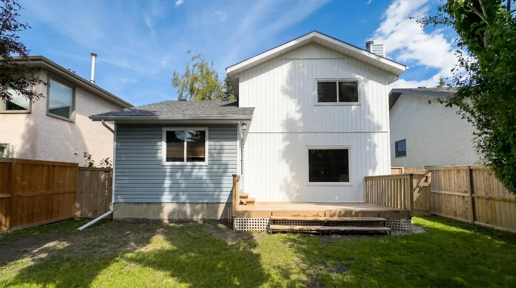 60 Sunmeadows Court SE Calgary AB T2X 3H5