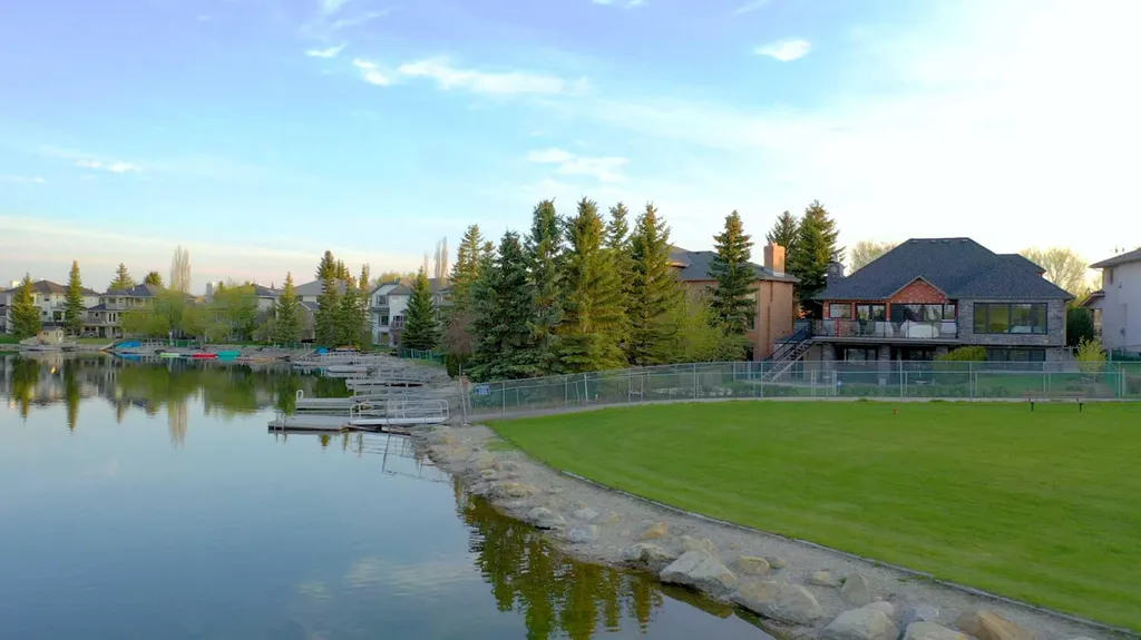 60 Sunmeadows Court SE Calgary AB T2X 3H5
