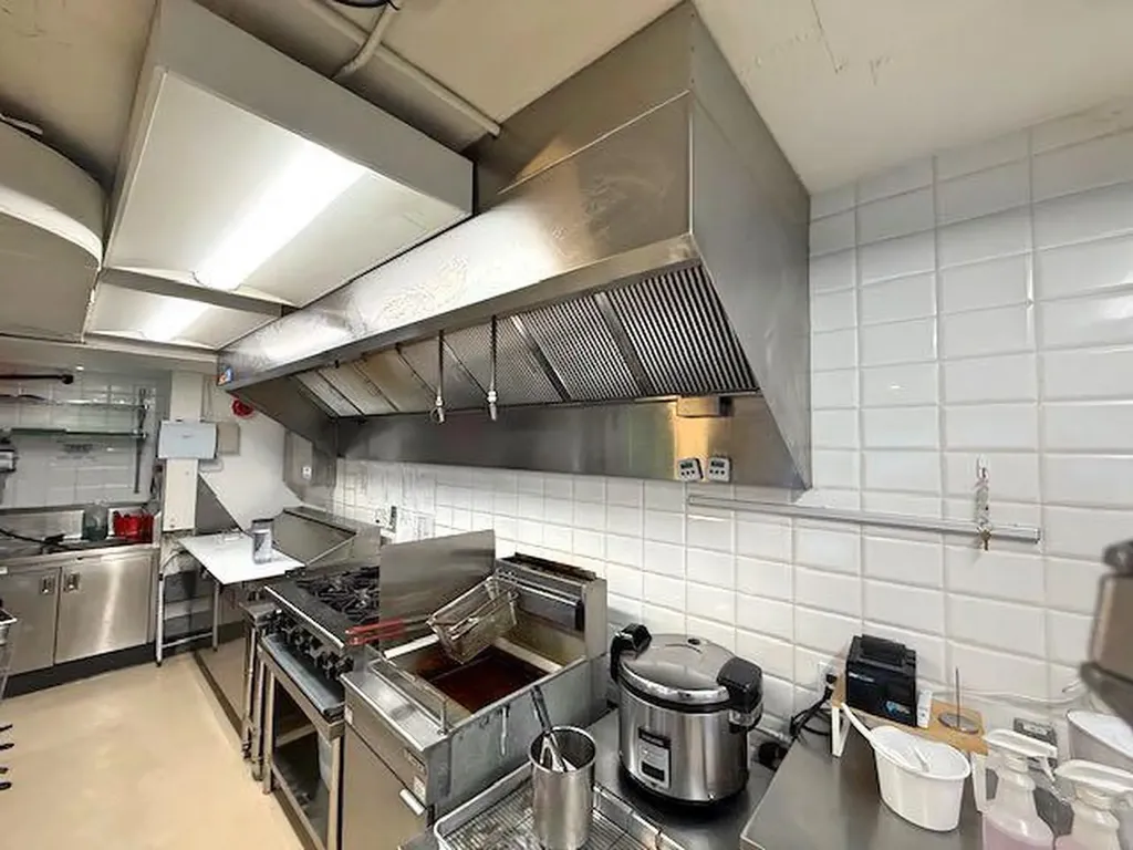 2015 4 Street SW Calgary AB T2S 1W6