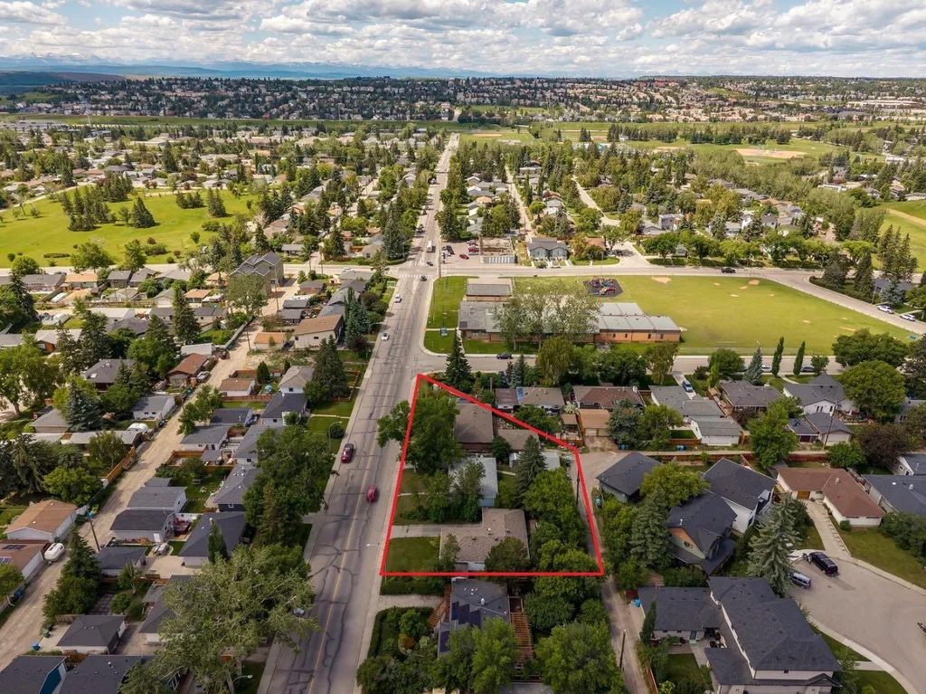 4520 26 Avenue SW Calgary AB T3E0P9