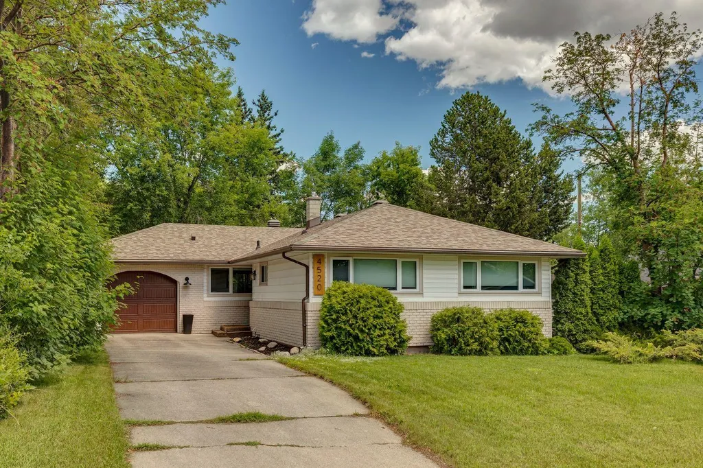 4520 26 Avenue SW Calgary AB T3E0P9