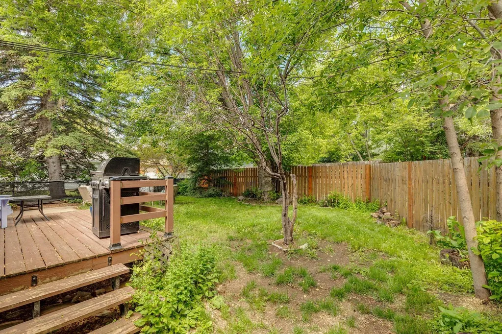 4520 26 Avenue SW Calgary AB T3E0P9