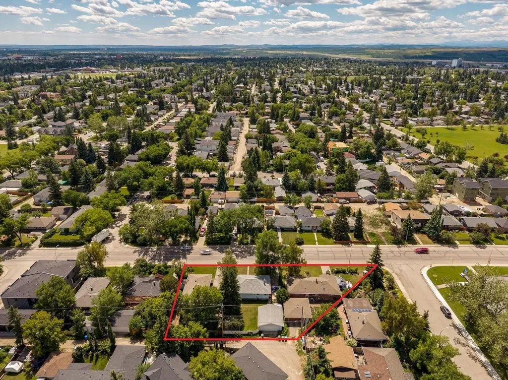 4520 26 Avenue SW Calgary AB T3E0P9