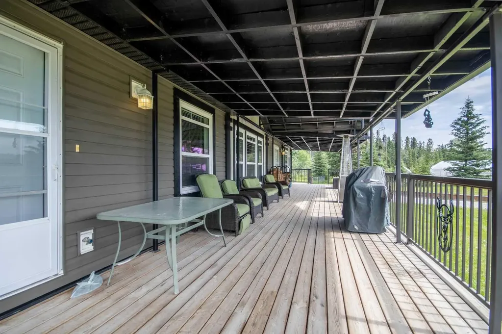 33052 Range Road 52 Rural Mountain View County AB T0M 1X0