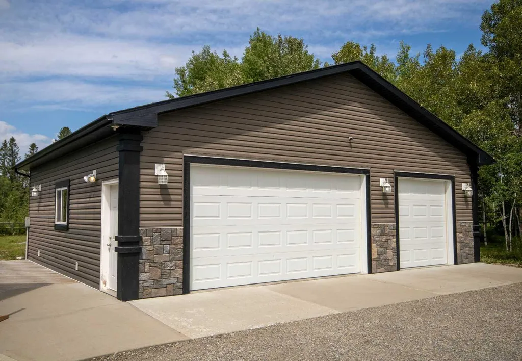 33052 Range Road 52 Rural Mountain View County AB T0M 1X0