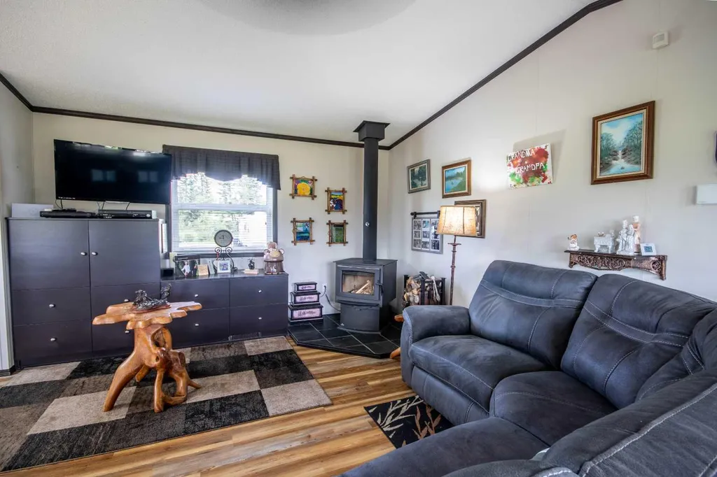 33052 Range Road 52 Rural Mountain View County AB T0M 1X0