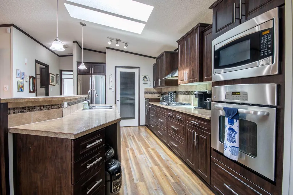 33052 Range Road 52 Rural Mountain View County AB T0M 1X0