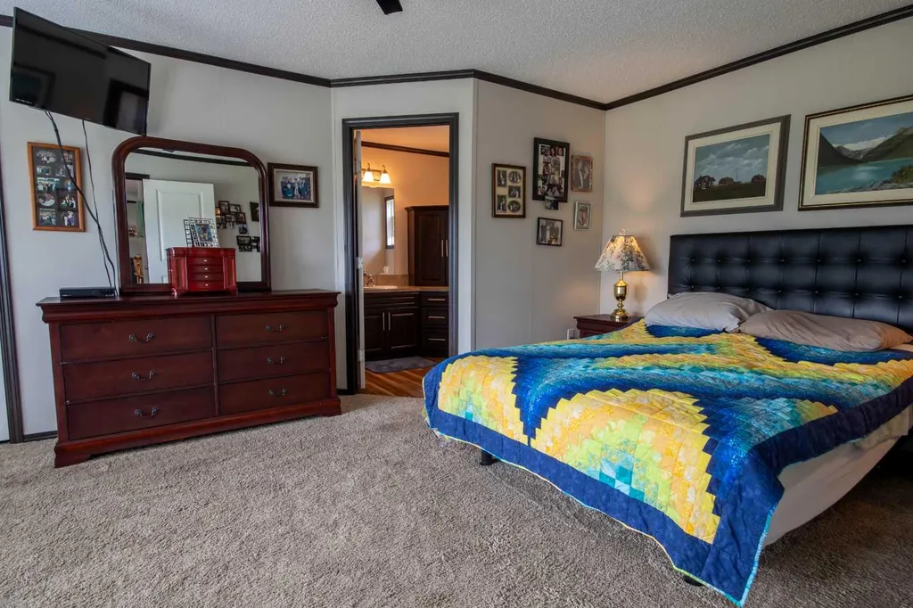 33052 Range Road 52 Rural Mountain View County AB T0M 1X0