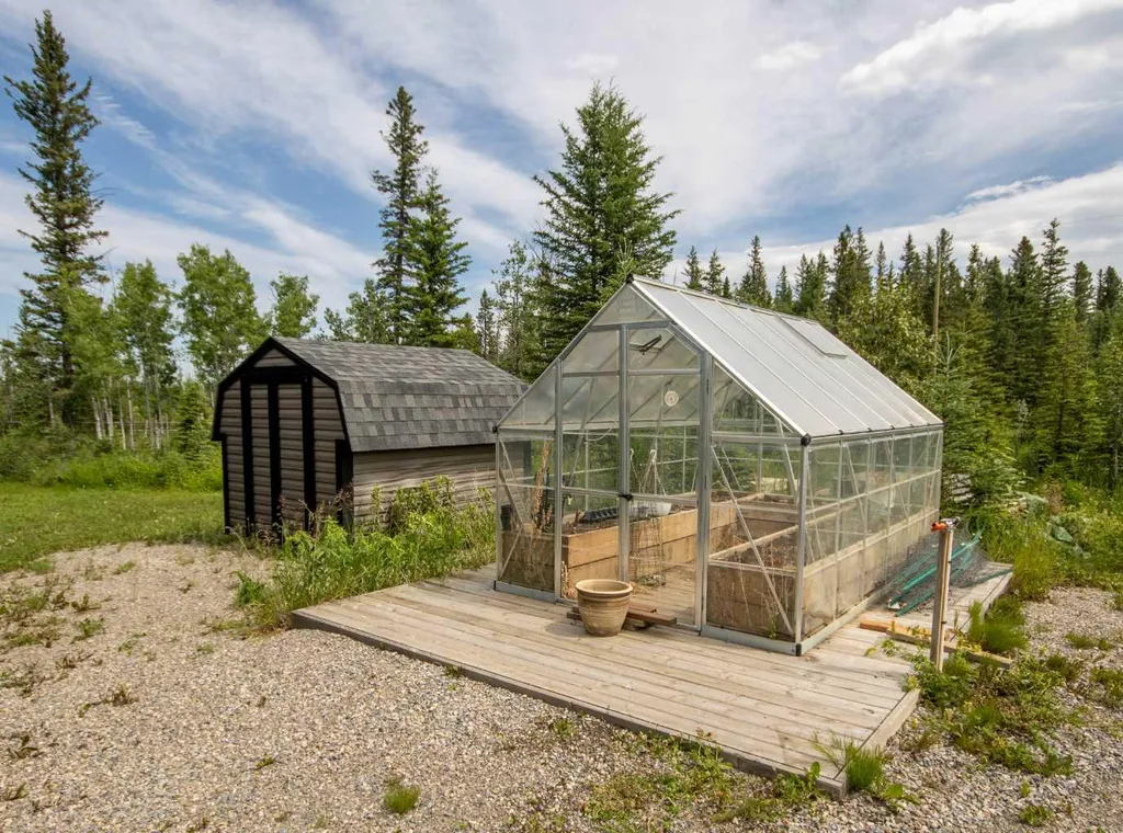 33052 Range Road 52 Rural Mountain View County AB T0M 1X0