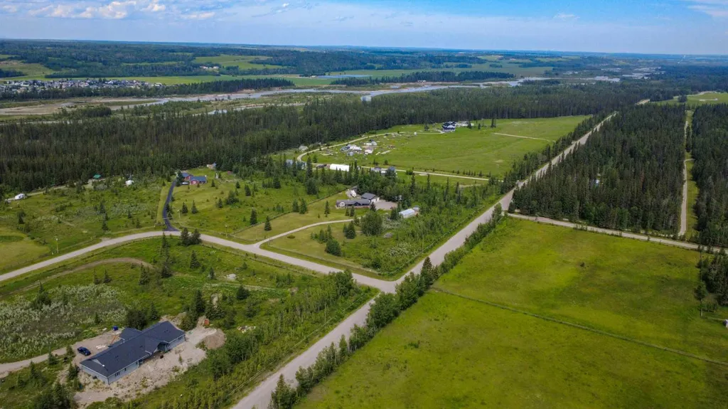 33052 Range Road 52 Rural Mountain View County AB T0M 1X0
