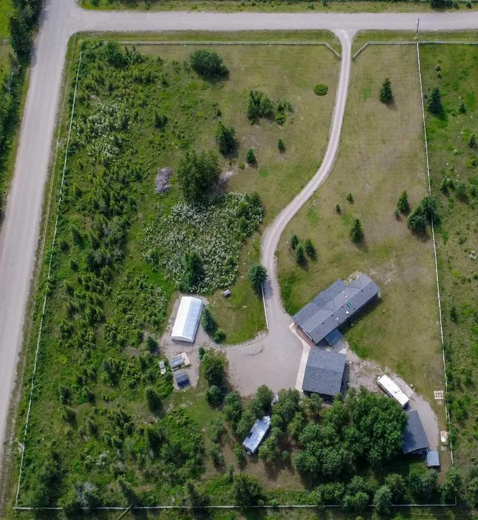 33052 Range Road 52 Rural Mountain View County AB T0M 1X0