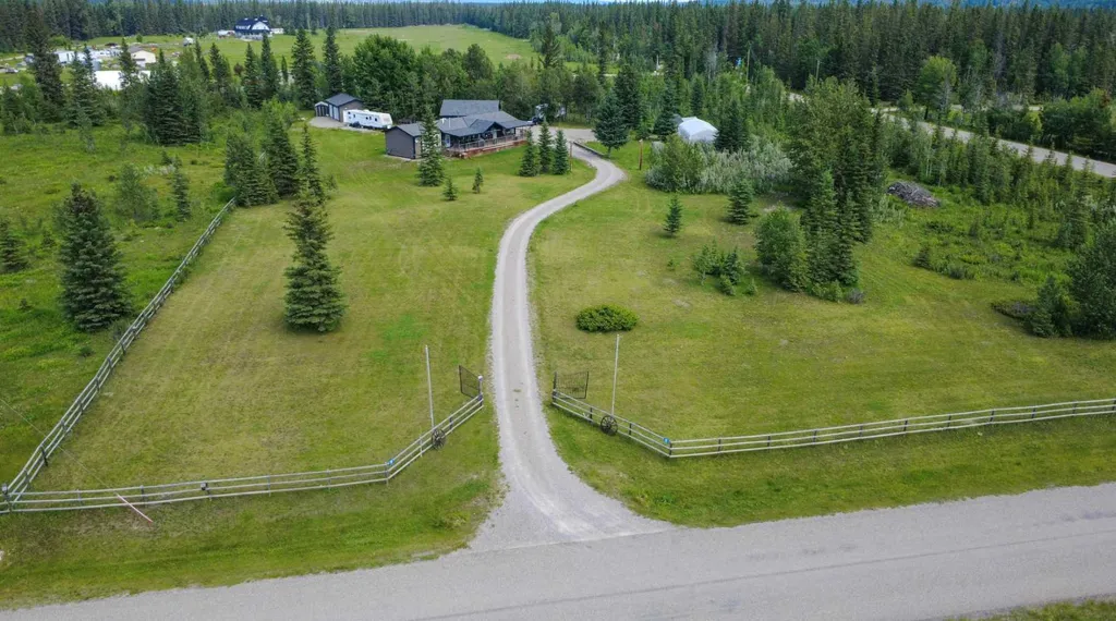 33052 Range Road 52 Rural Mountain View County AB T0M 1X0