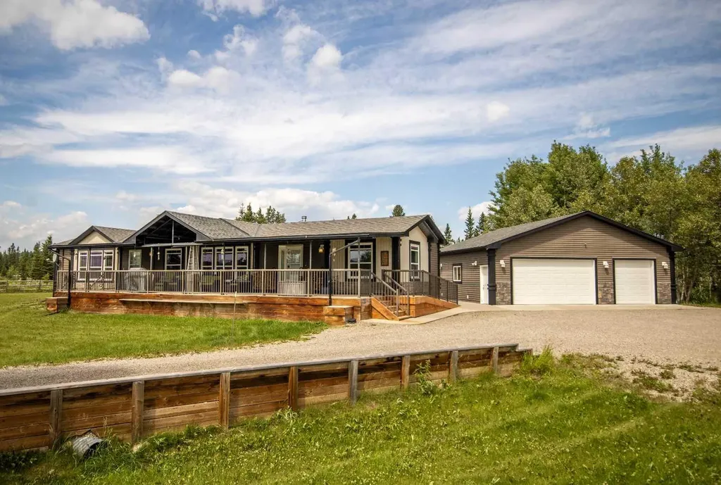 33052 Range Road 52 Rural Mountain View County AB T0M 1X0