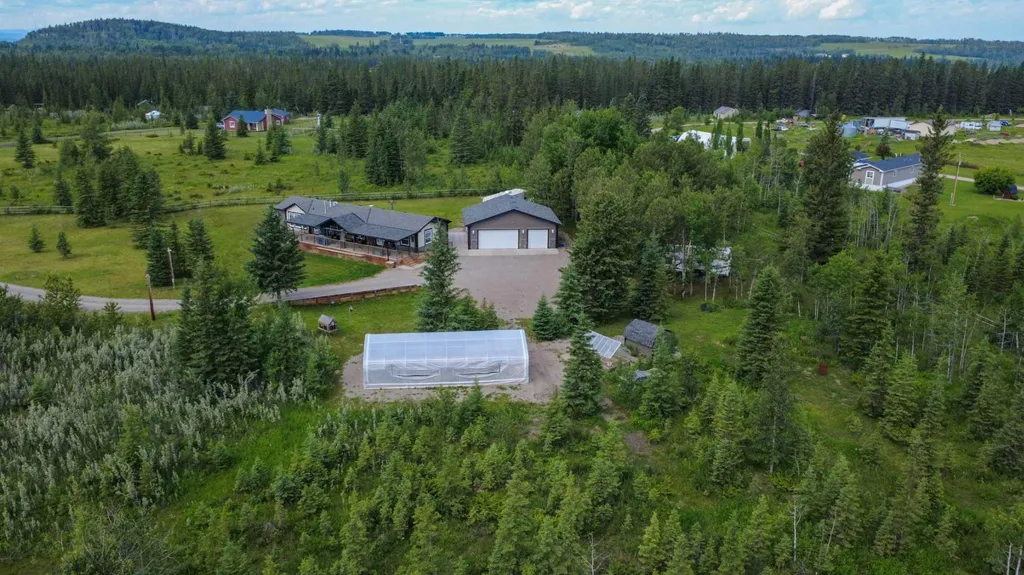 33052 Range Road 52 Rural Mountain View County AB T0M 1X0