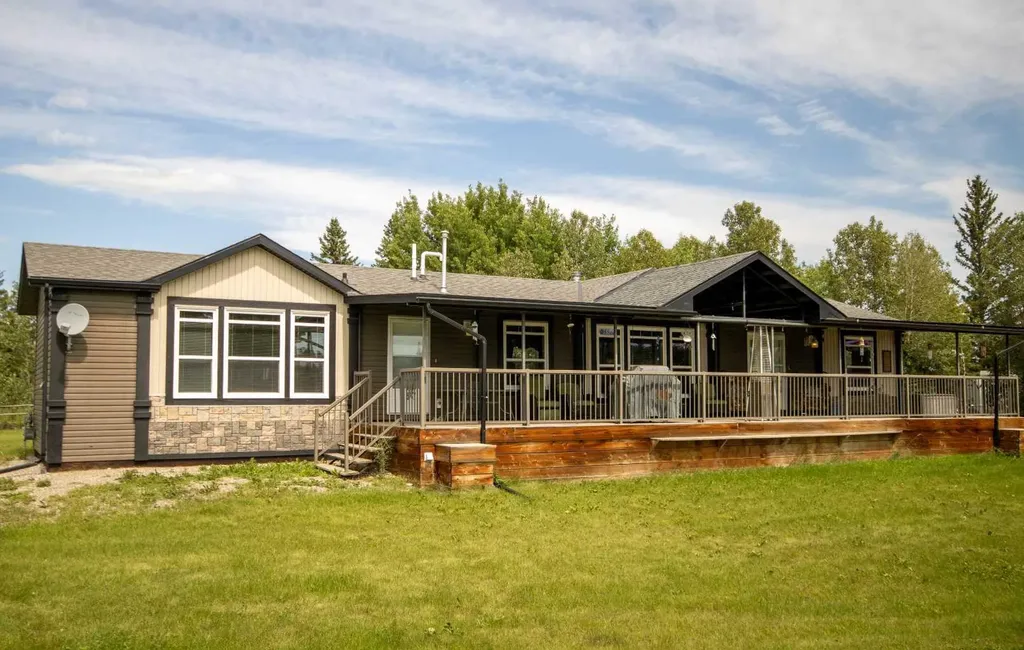 33052 Range Road 52 Rural Mountain View County AB T0M 1X0