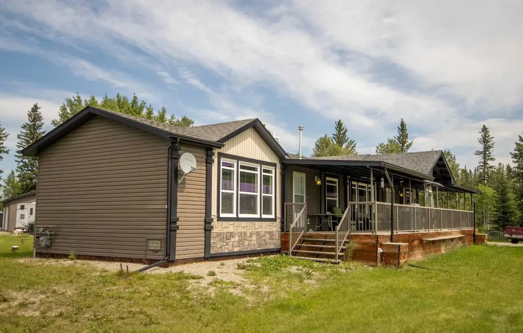 33052 Range Road 52 Rural Mountain View County AB T0M 1X0
