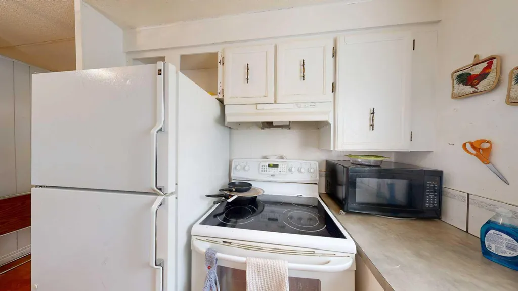 4822 58 Street Stettler AB T4K1B6