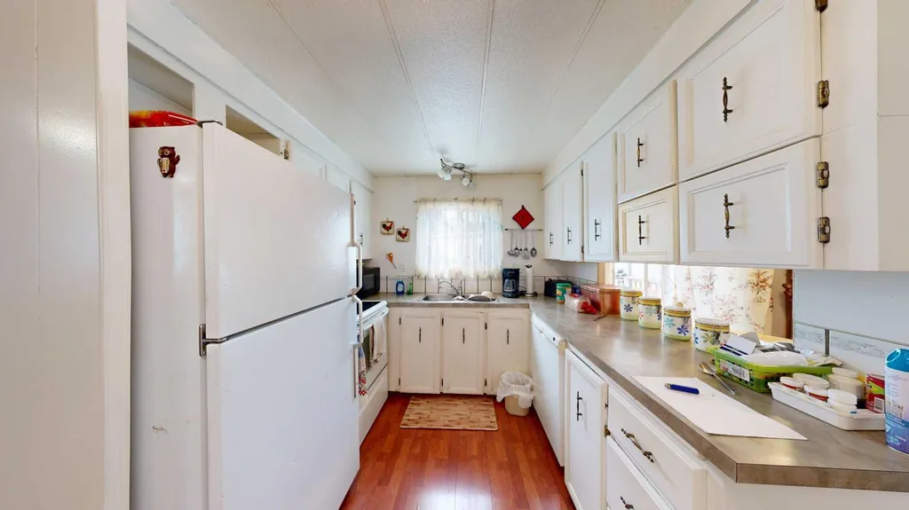4822 58 Street Stettler AB T4K1B6