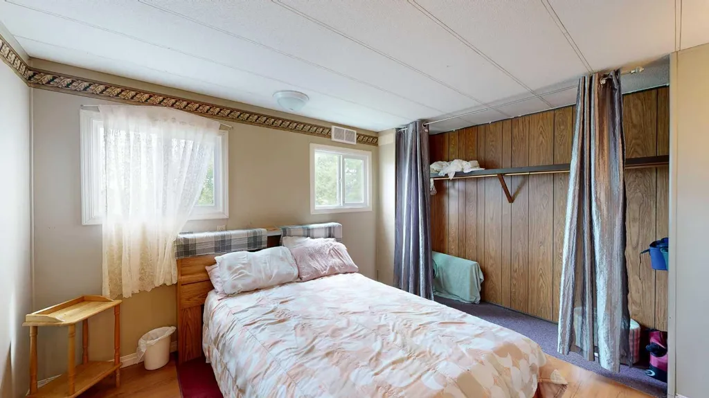 4822 58 Street Stettler AB T4K1B6