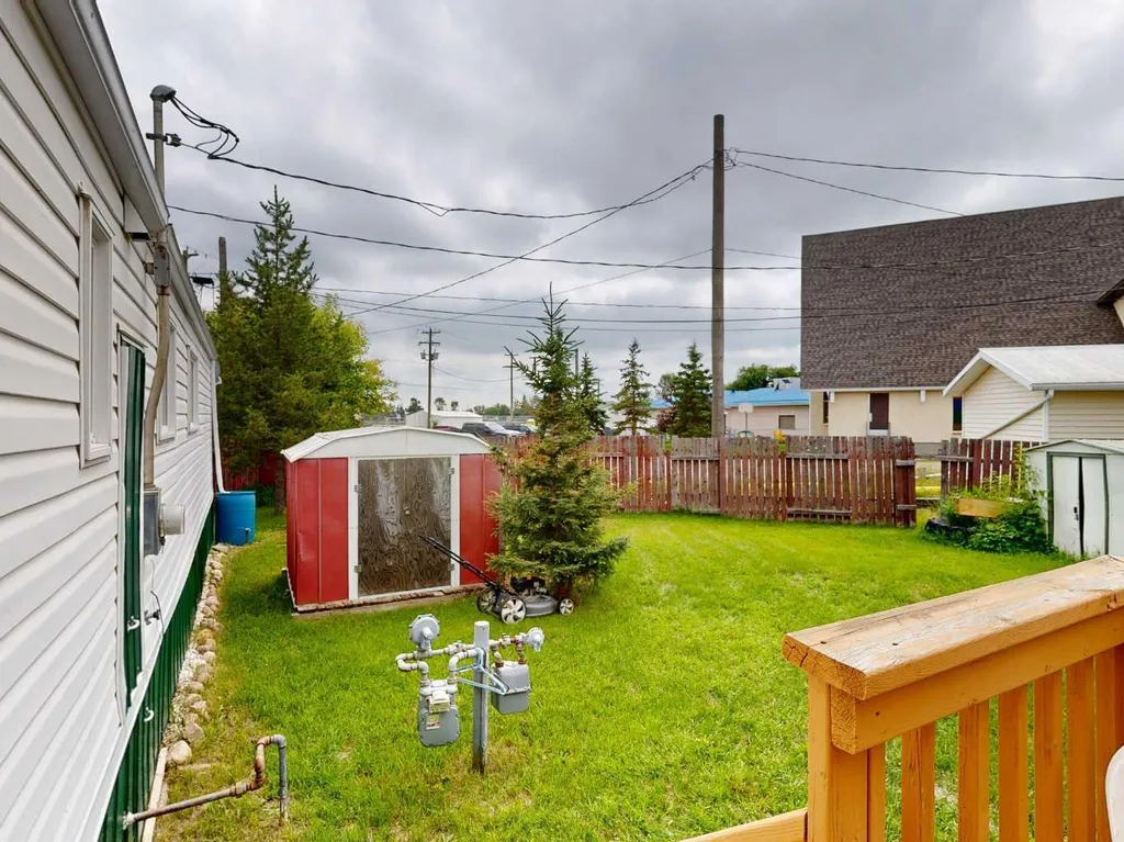 4822 58 Street Stettler AB T4K1B6