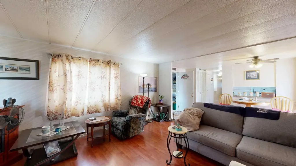 4822 58 Street Stettler AB T4K1B6