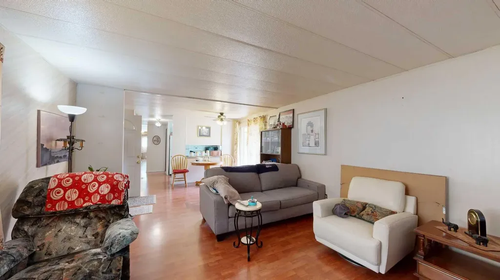 4822 58 Street Stettler AB T4K1B6