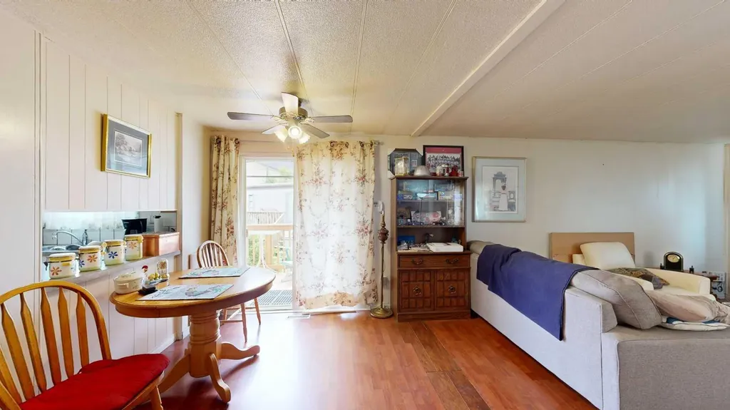 4822 58 Street Stettler AB T4K1B6