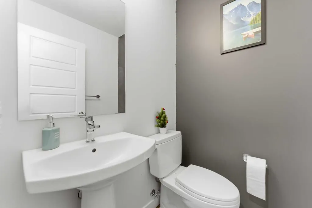 99 Aquila Way NW Calgary AB T3R1Z7