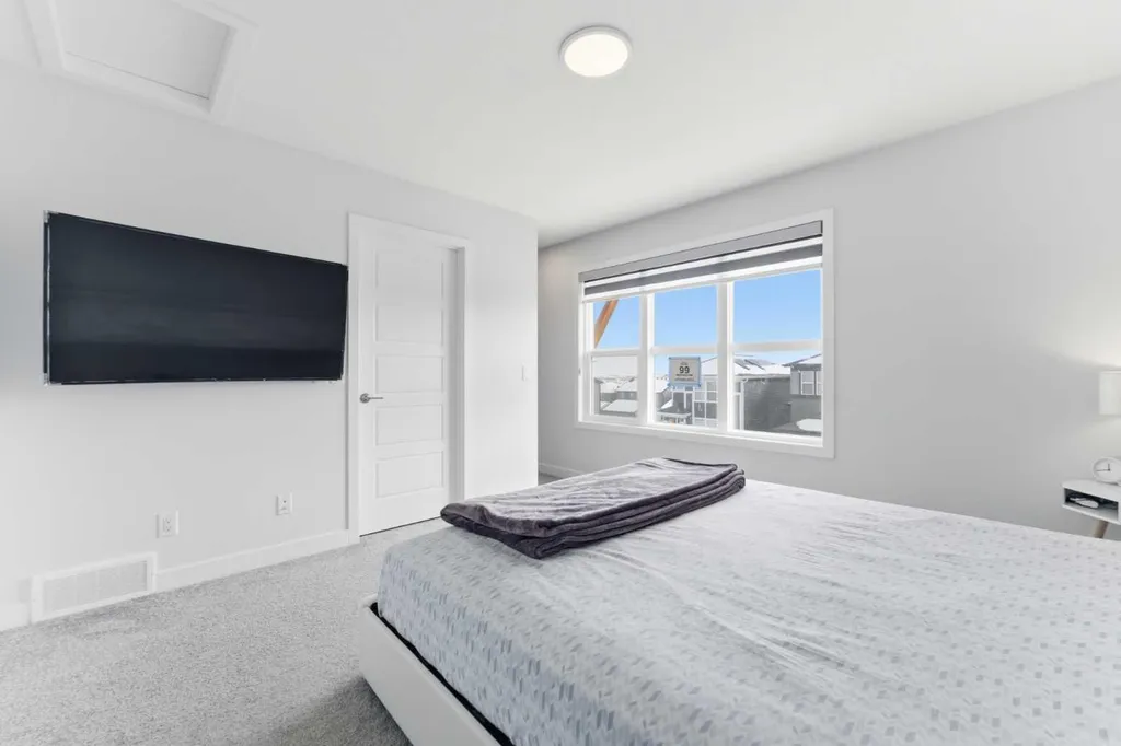 99 Aquila Way NW Calgary AB T3R1Z7