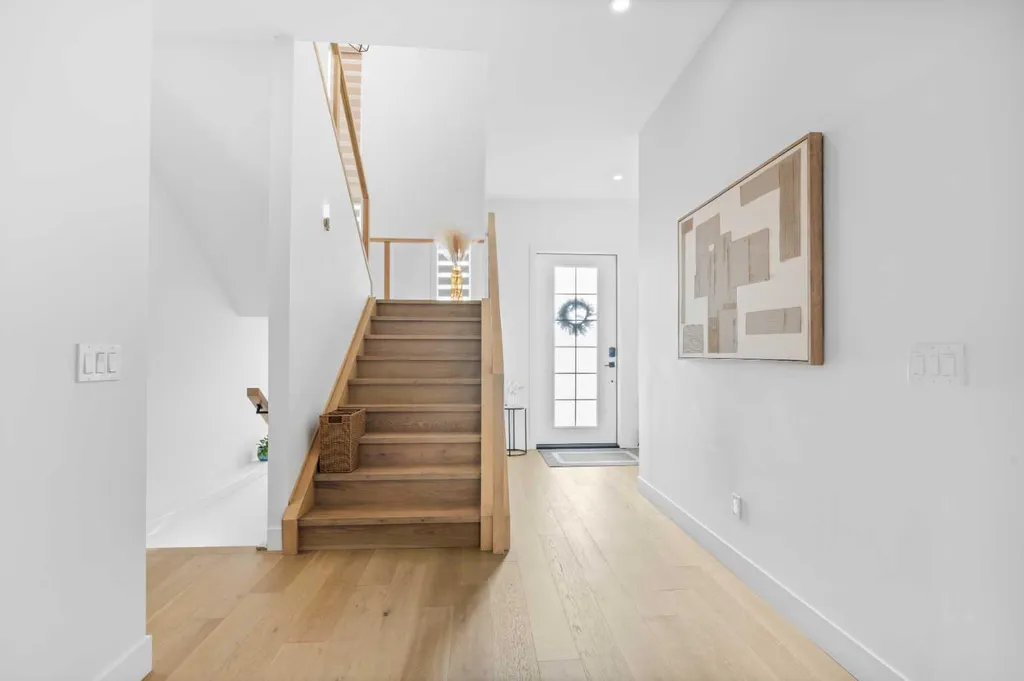 2022 50 Avenue SW Calgary AB T2T2W3