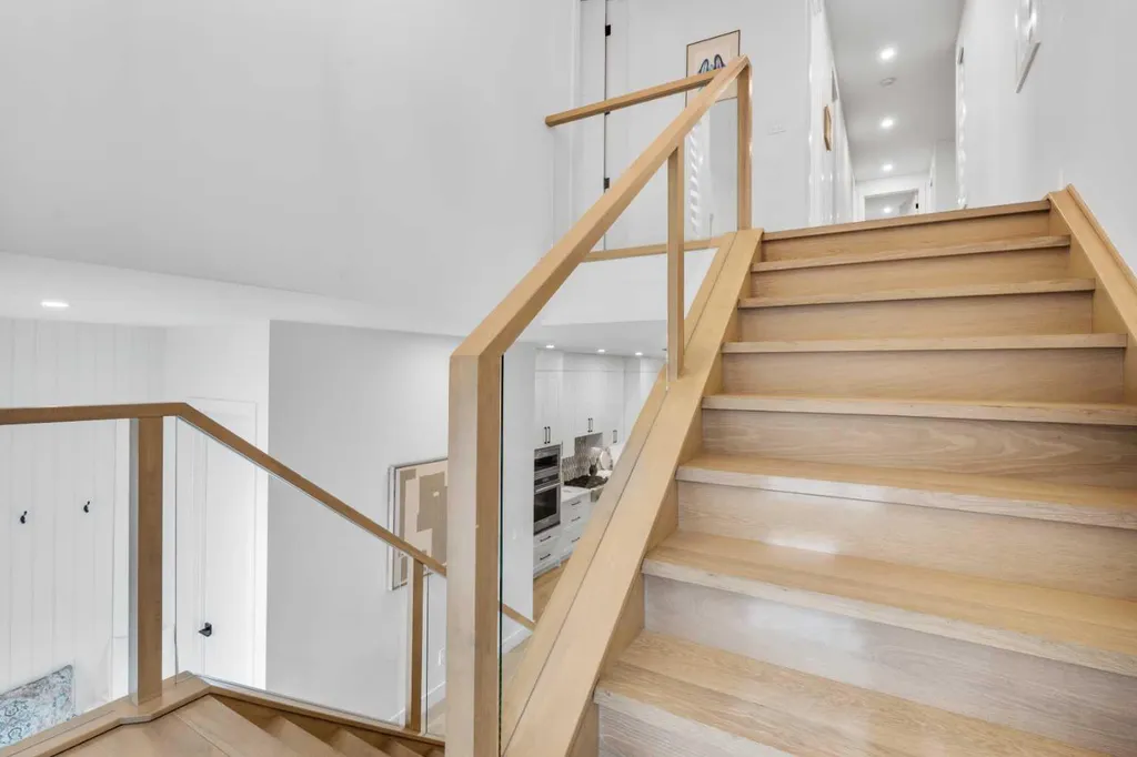 2022 50 Avenue SW Calgary AB T2T2W3