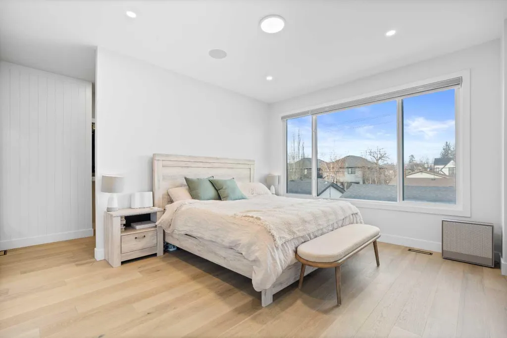 2022 50 Avenue SW Calgary AB T2T2W3