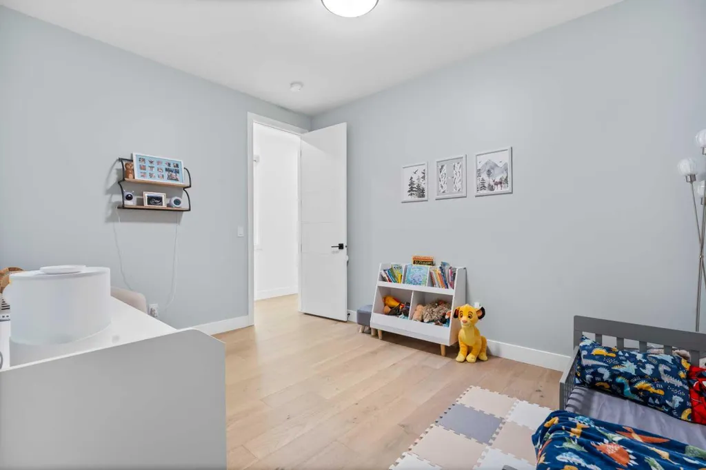 2022 50 Avenue SW Calgary AB T2T2W3