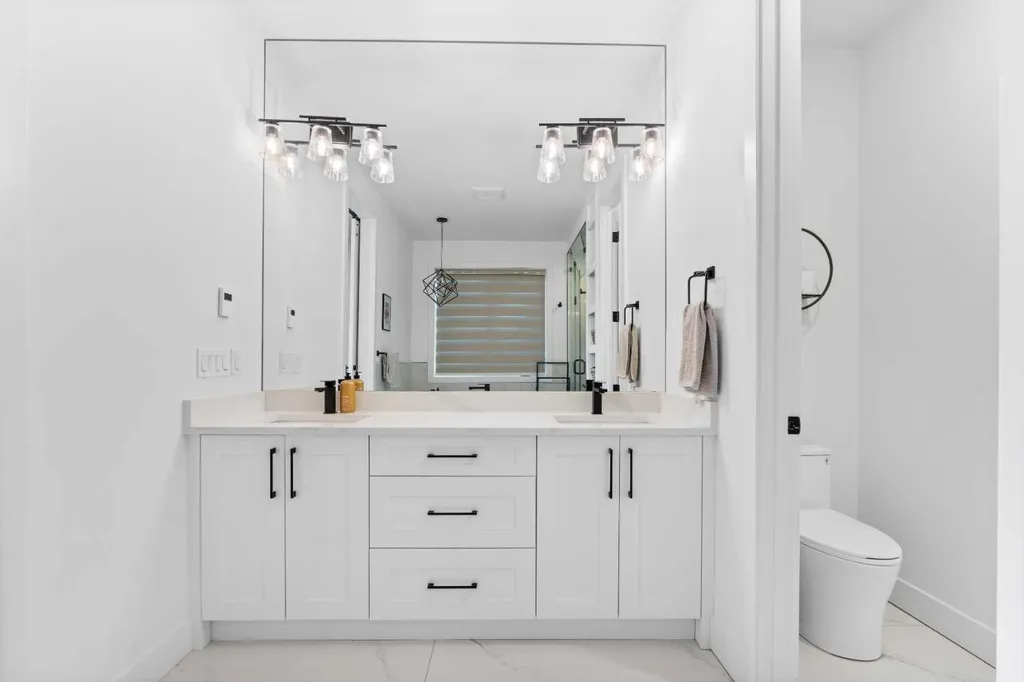 2022 50 Avenue SW Calgary AB T2T2W3